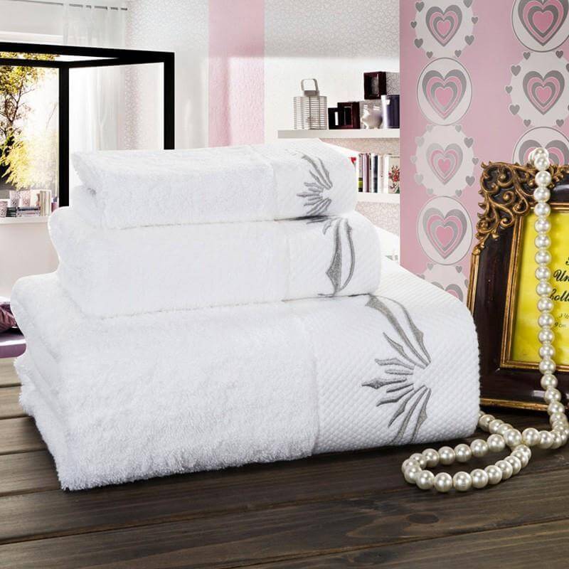 White Cotton Towels S70895