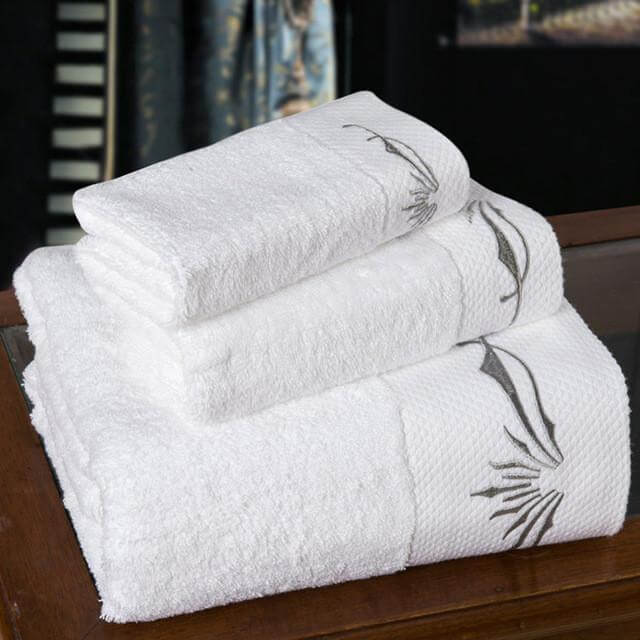 White Cotton Towels S70895