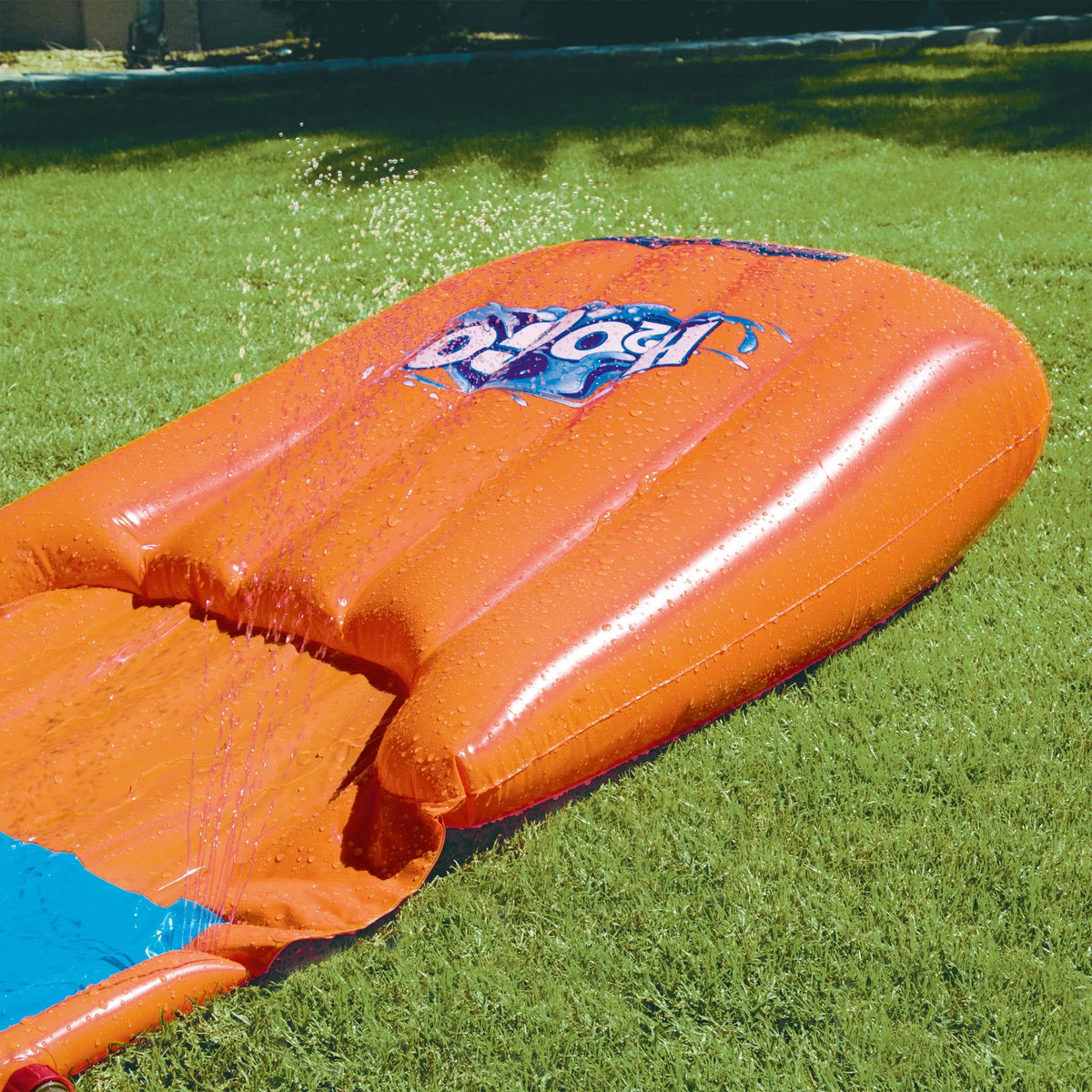 Water Slide with Ramp D8771