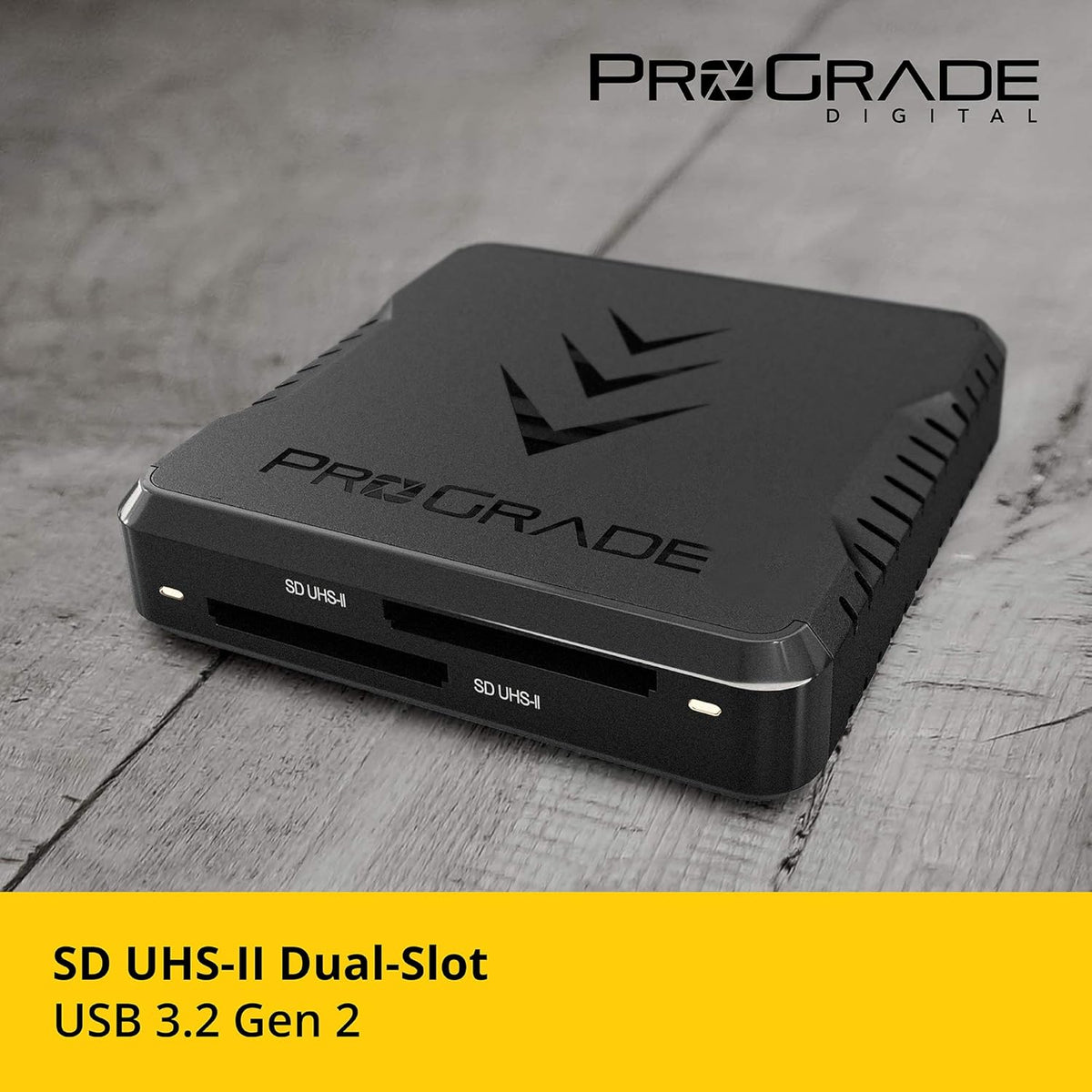 Dual-Slot Memory Card Reader B561439