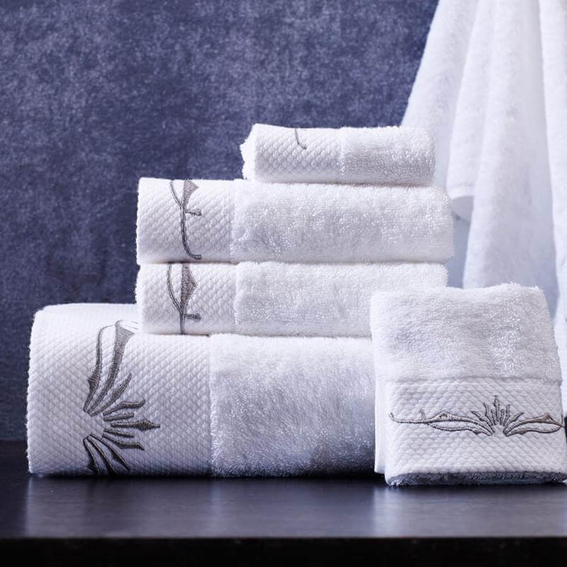 White Cotton Towels S70895