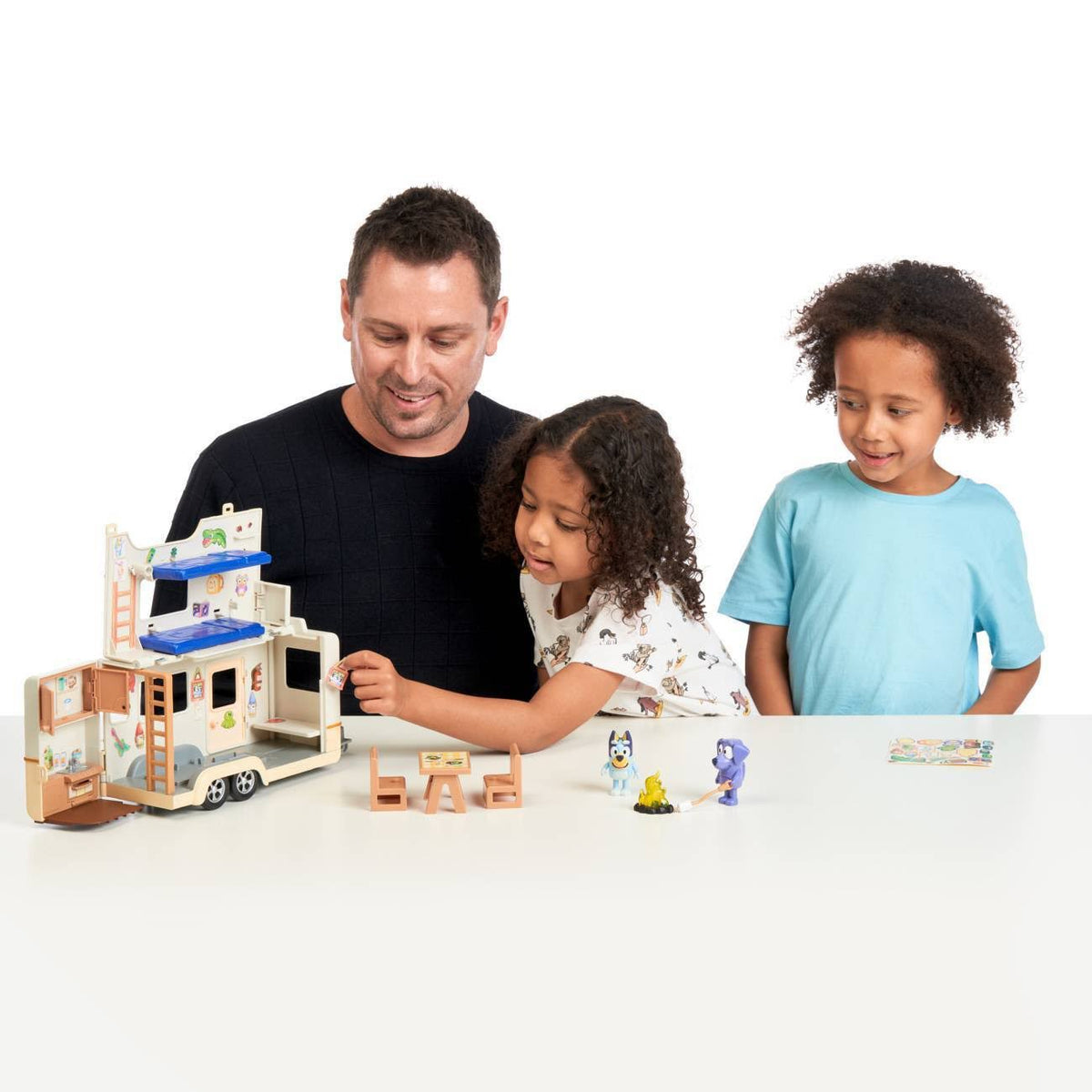 Bluey & Jean Luc Caravan Adventures Playset T21632