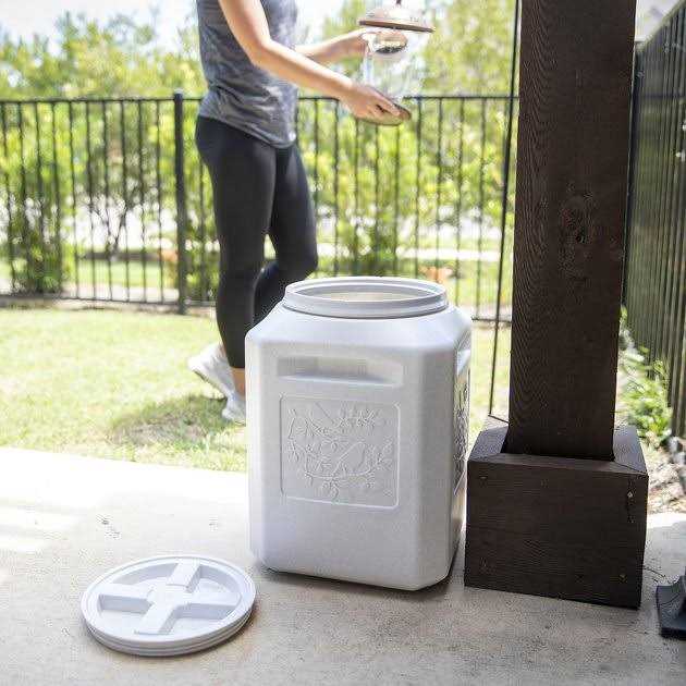 Bird Seed Storage Container F877304