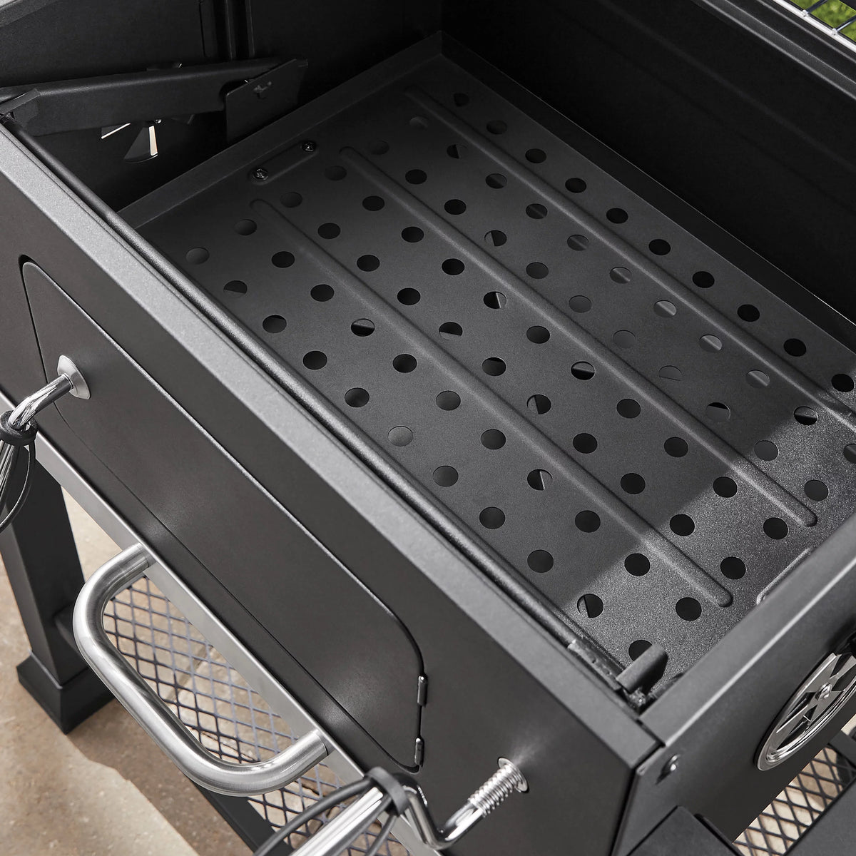 Heavy Duty 24-inch Charcoal Grill, Black I3271