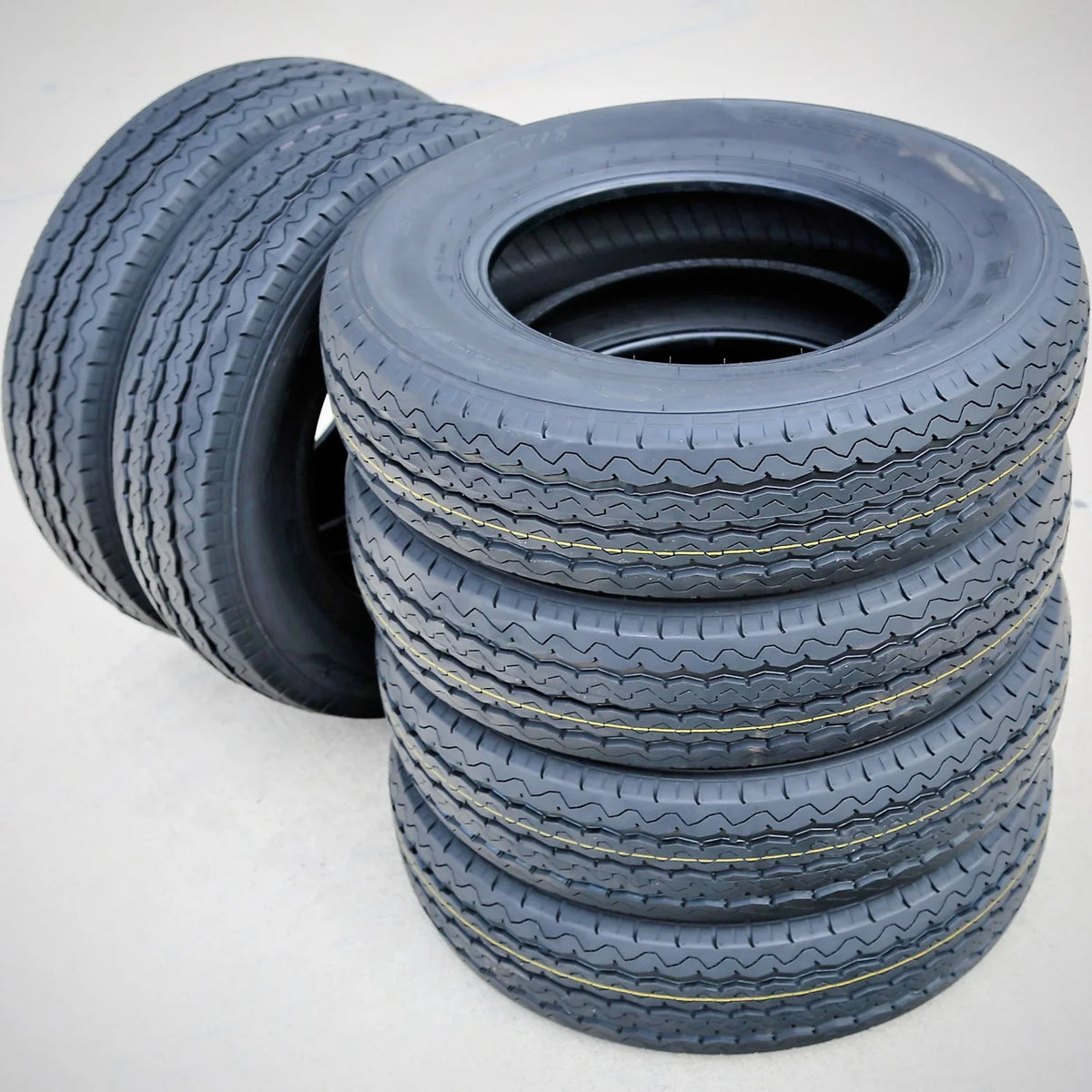 185R14C 8 Ply Commercial Tire R8960