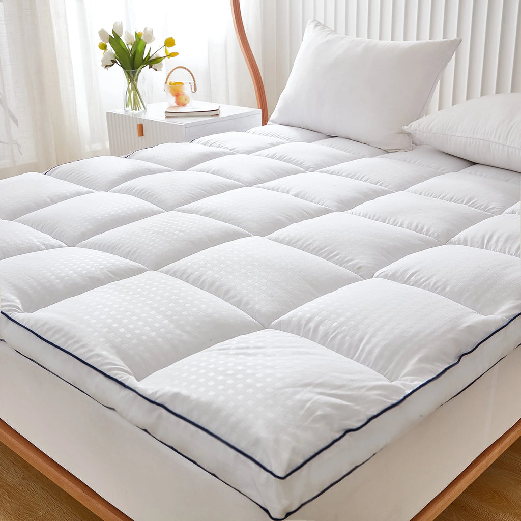 Queen Mattress Topper with Deep Pocket L828